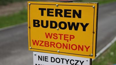 Łuków: Zalew Zimna Woda to plac budowy. Niektórzy łamią zakazy 