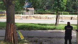 W tym wykopie znaleziono niewybuch.