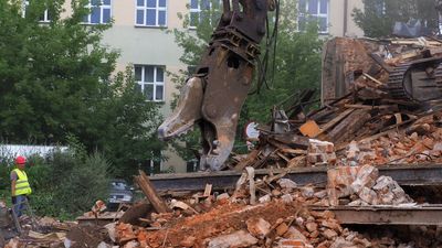 Pustostan przy Al. Racławickich