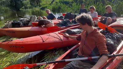 Lubelscy kajakarze sprzątali Bystrzycę. Jedna taka akcja to jednak zbyt mało
