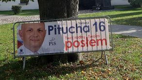 Rok 2019. Reklama wyborcza ustawiona pod Centrum Kultury w Lublinie