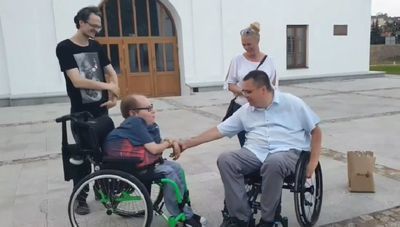 Pan Kamil spotkał się m.in. z Pawłem Iwaniukiem, pełnomocnikiem prezydenta ds. osób niepełnosprawnych 