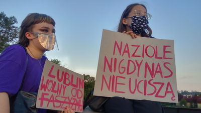 Dwa przeciwne sobie zgromadzenia w Lublinie. Lewica na górze, narodowcy na dole [zdjęcia, wideo]