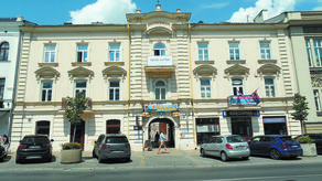 W tej kamienicy będzie kolejna Żabka