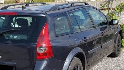 Kierowca renault miał 3 promile alkoholu. Wiózł 5-letnią córkę