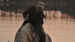 Pan Dariusz i jego klacz Kalahari codziennie pokonują kilkadziesiąt kilometrów