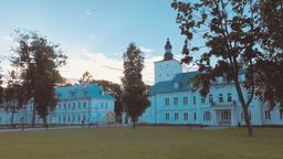 Na odtworzonych obwarowaniach od strony obecnej ulicy Warszawskiej znajdują się lufy żelaznych półpudowych-fortecznych, krótkich jednorogów rosyjskich wz. 1805