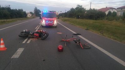 Wypadek koło Świdnika. Pijany rowerzysta wjechał pod motocykl