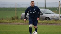 Mateusz Łyko jest obecnie zawodnikiem, prezesem i… trenerem ekipy z Miączyna

