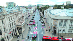 Planowany remont Krakowskiego Przedmieścia od 3 Maja do Ewangelickiej obejmie wykonanie nawierzchni chodnika po stronie murku z kwiatami, jak również nawierzchni jezdni