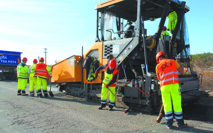 Pracownicy PBI Infrastruktura lada dzień rozpoczną prace w Rudach, gdzie nowy asfalt pokryje odcinek o długości 1033 metrów. Drogowcy niedługo pojawią się także w Witowicach