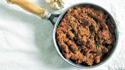 Czops, comber i dżamil. Jak przyrządzić jagnięcinę