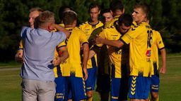 Piłkarze Powiślaka cieszyli się w sobotę z trzeciego zwycięstwa w nowym sezonie