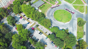 Na wybudowanie bloku mieszkalnego w tym miejscu pozwala plan zagospodarowania uchwalony przez Radę Miasta 15 lat temu, choć nie dopuszcza bloku tak wysokiego, jak ten za parkingiem.