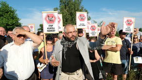 Protest przeciwko budowie kurników w gminie Niedźwiada