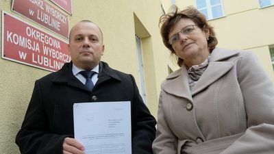 Pierwszy w lewej Jacek Tomasiak.