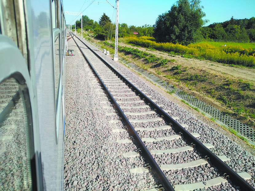 30 sierpnia otwarty ma być drugi tor na linii między Lublinem a Dęblinem. Wtedy linia stanie się gotowa do pełnienia roli objazdu dla pociągów towarowych na czas przebudowy szlaku między Lubartowem a Parczewem