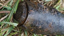 Niewybuchy koło mostu kolejowego na trasie między Łukowem a Dęblinem