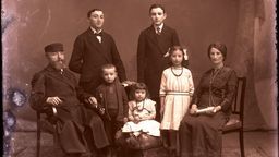 Czyja prababcia chodziła boso po Nałęczowie? [stare zdjęcia]