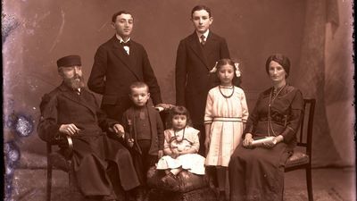 Czyja prababcia chodziła boso po Nałęczowie? [stare zdjęcia]