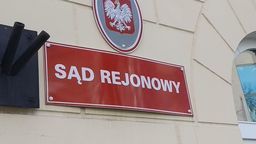 Sąd może zadecydować także o zastosowaniu środka karnego w postaci zakazu prowadzenia wszelkich pojazdów mechanicznych na wskazany okres i wpłaceniu świadczenia pieniężnego na rzecz Funduszu Pomocy Pokrzywdzonym oraz Pomocy Postpenitencjarnej.
