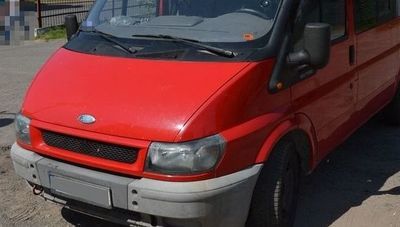 Biała Podlaska. Oblał forda benzyną i chciał podpalić. Właściciel auta nie ma pojęcia o co chodzi