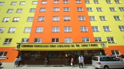 Pacjentka z nowotworem wysyłana ze szpitala do szpitala. "W jej wieku to już właściwie się umiera"