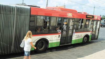 Półroczne wpływy ze sprzedaży biletów komunikacji miejskiej to zaledwie 27,2 proc. kwoty zaplanowanej na cały rok