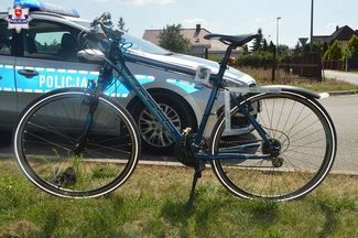 Biała Podlaska. Kierowca ciężarówki schylił się po rękawiczki i potrącił rowerzystę