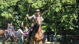 Pokazy grup rekonstrukcyjnych, wycieczki edukacyjne. Piknik historyczny w Kraśniku [zdjęcia]