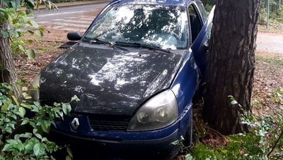 Lubelskie: Kobieta podróżowała z rocznym dzieckiem. Samochód wjechał w drzewo