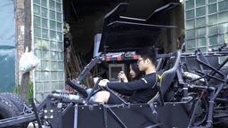 Student z Wietnamu konstruuje batmobil. "Robię ten pojazd, bo kocham Batmana"