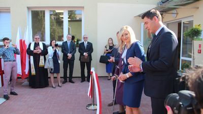 Agnieszka Kulicka podczas otwarcia drugiego żłobka miejskiego Akademia Małego Odkrywcy w 2018 roku. Obok były prezydent Dariusz Stefaniuk (PiS)