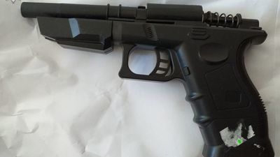 Lublin. Napadł na sklep z plastikowym pistoletem. Interesowały go wybrane rzeczy i to nie były pieniądze