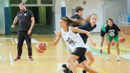 Na turnieju w Gdyni z bardzo dobrej strony pokazała się Włoszka Martina Fassina (z  piłką), która zdobyła w sumie 44 punkty.