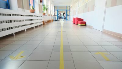 Marek Krukowski, dyrektor Szkoły Podstawowej nr 51 w Lublinie mówi, że większość rodziców rozumie i akceptuje podjęte w szkołach działania