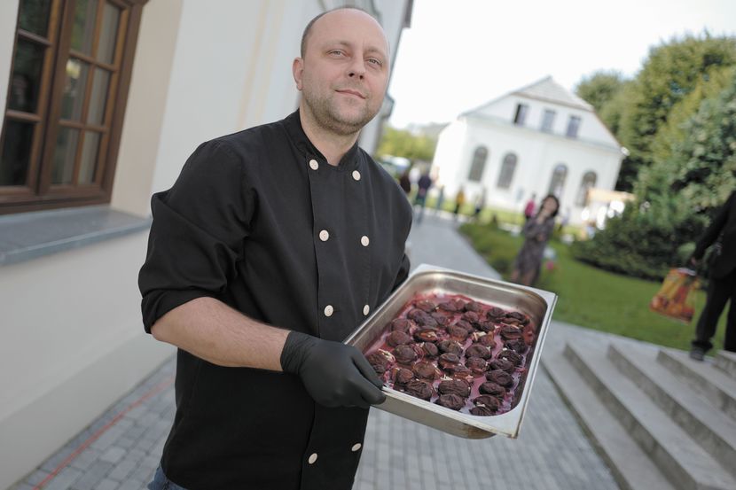 Sylwester Lis, szef kuchni Atmosfera Cafe we Włodawie, odtworzył smak dań podawanych w pałacu Pocjejów w Różance