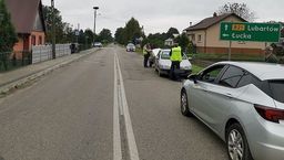 Lubartów. 10-latek na rowerze wjechał pod samochód