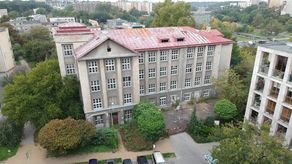 Urząd sprzedał budynek po szkole. Kupiła spółka z Piotrkowa, mieszkania zrobi spółka z Lublina