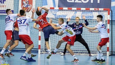 Puławska młodzież rozpoczęła nowe rozgrywki od porażki z Anilaną Łódź