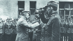 Warszawa, plac Saski, 14 września 1920. Naczelnik Państwa Józef Piłsudski odznacza oficerów krzyżem Virtuti Militari. Od lewej stoją: gen. Tadeusz Rozwadowski, gen. Stanisław Haller, płk Tadeusz Piskor, płk Cedric Fauntleroy – dowódca 7. Eskadry Lotniczej im. T. Kościuszki