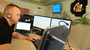 Na 112 dzwonią zboczeńcy, po pizzę i udaje się komuś uratować życie