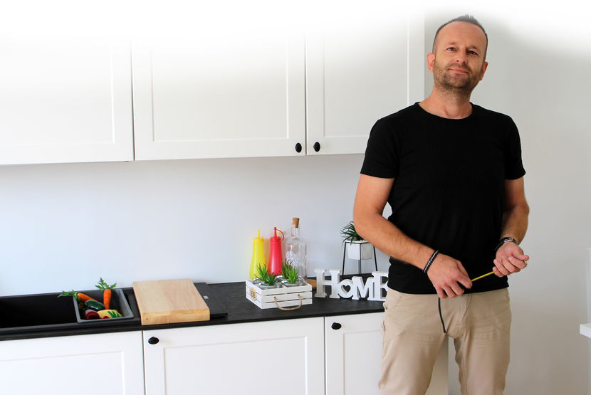 Marek Pecio, jeden z dwóch założycieli Anmaru, który produkuje m.in. meble kuchenne na wymiar. Jak podkreśla, największym kapitałem jego firmy są pracownicy