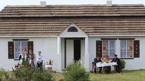 Sprzedam...kawałek scenografii. To element bitwy 