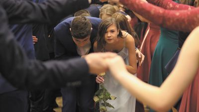 Dziś na weselach może bawić się 150 osób. Tymczasem na studniówkach bawi się razem nawet 400-500 osób, na zdjęciu studniówka 2020 Technikum, Energetycznego w hotelu In Between w Lublinie