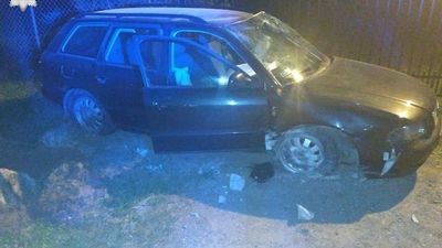 Zamość. Rozpędzone audi rozbiło się na betonowym przepuście