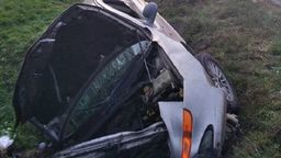 Ukrainiec wziął chryslera na jazdę próbną. Po pijanemu wjechał nim do rowu