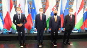 Premierzy w Lublinie: o Białorusi i koronawirusie. Do domu zabrali cebularze