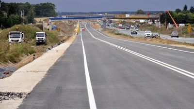 Pod Lublinem kierowcy jeżdżą jednym pasem S19. Budowa na półmetku