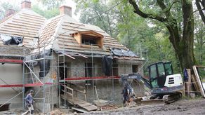 Ruina w powiecie łęczyńskim zmienia się w zabytkowy dworek